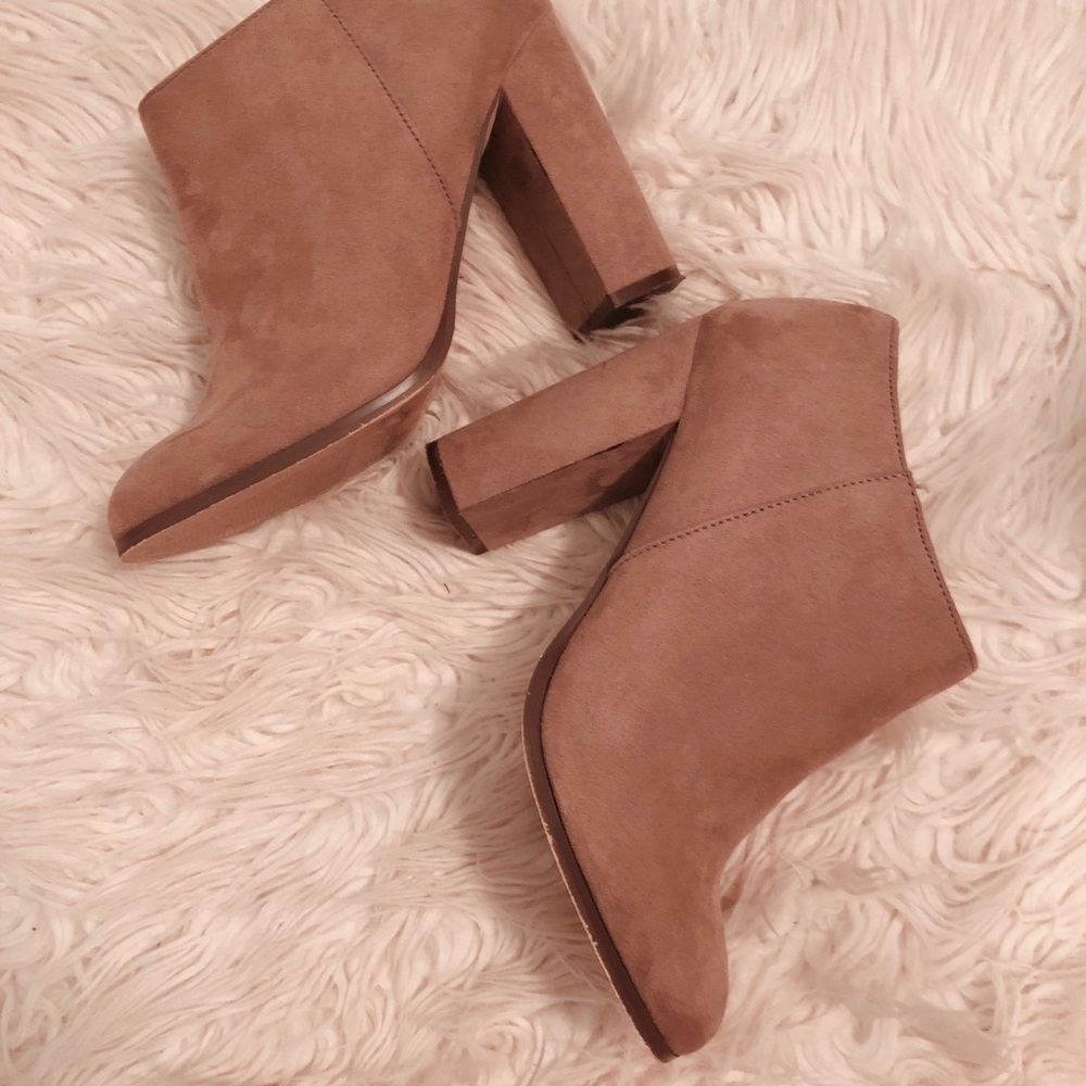 Gray Boots👢